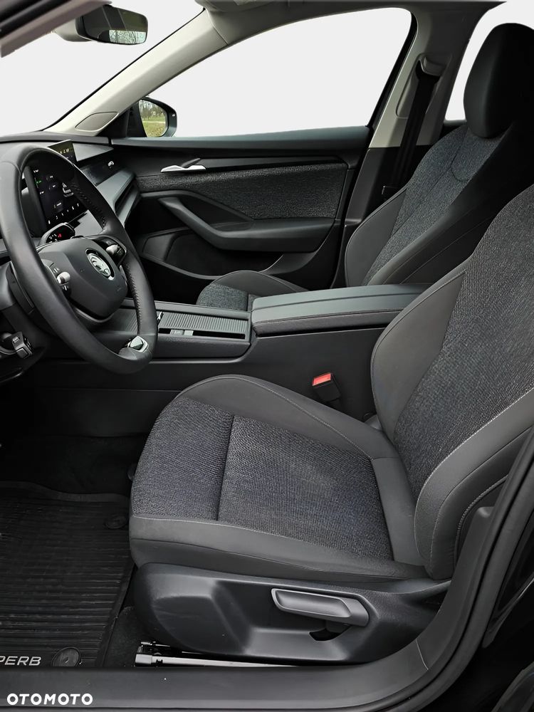 Skoda Superb 2.0 TDI SCR Essence DSG - 31