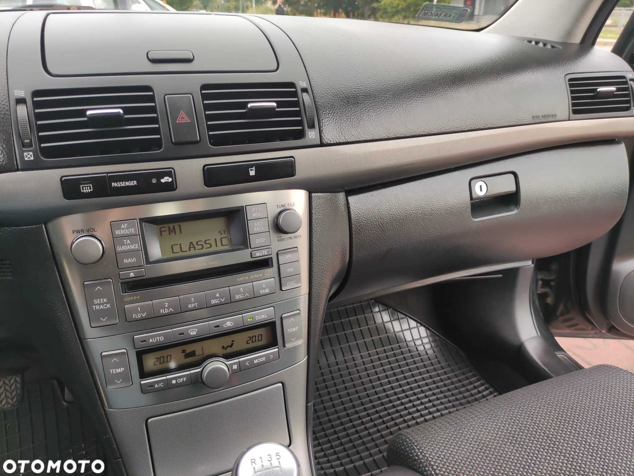 Toyota Avensis 2.0 D-4D Sol - 17