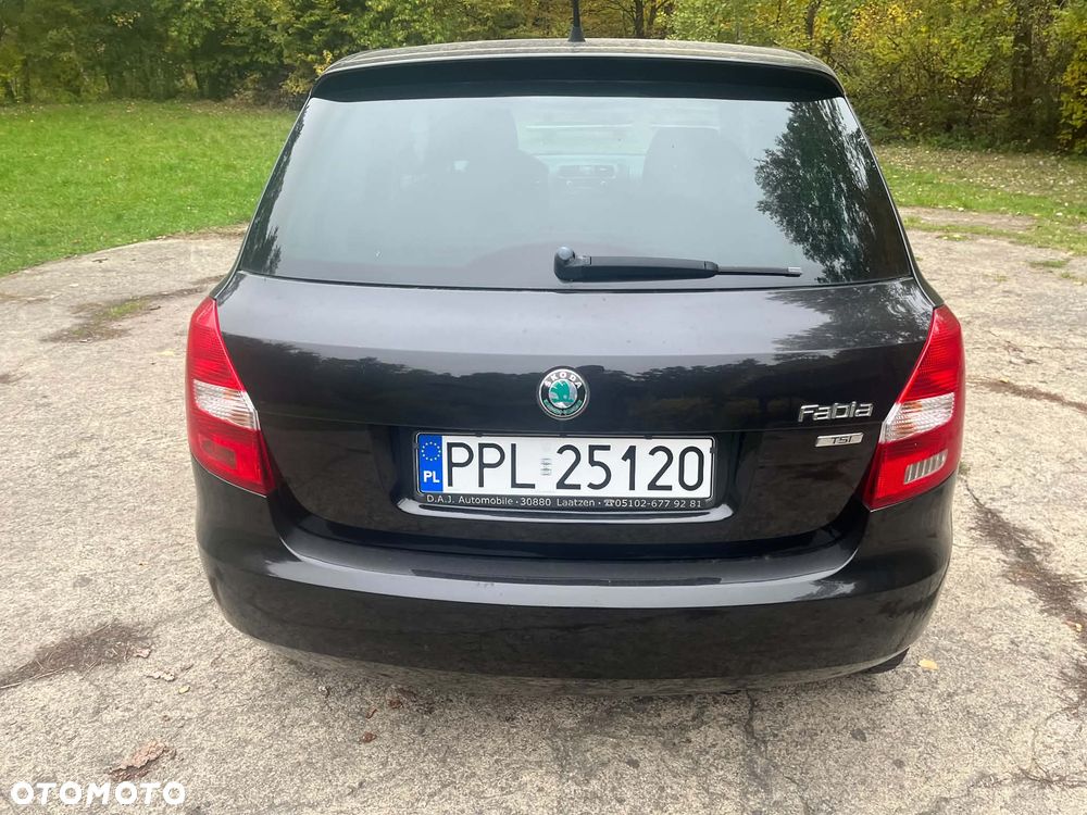 Skoda Fabia 2012 photo 4