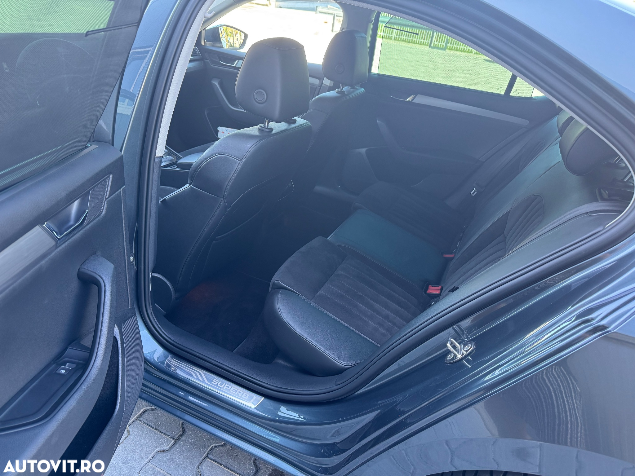 Skoda Superb 2.0 TDI DSG Style - 25