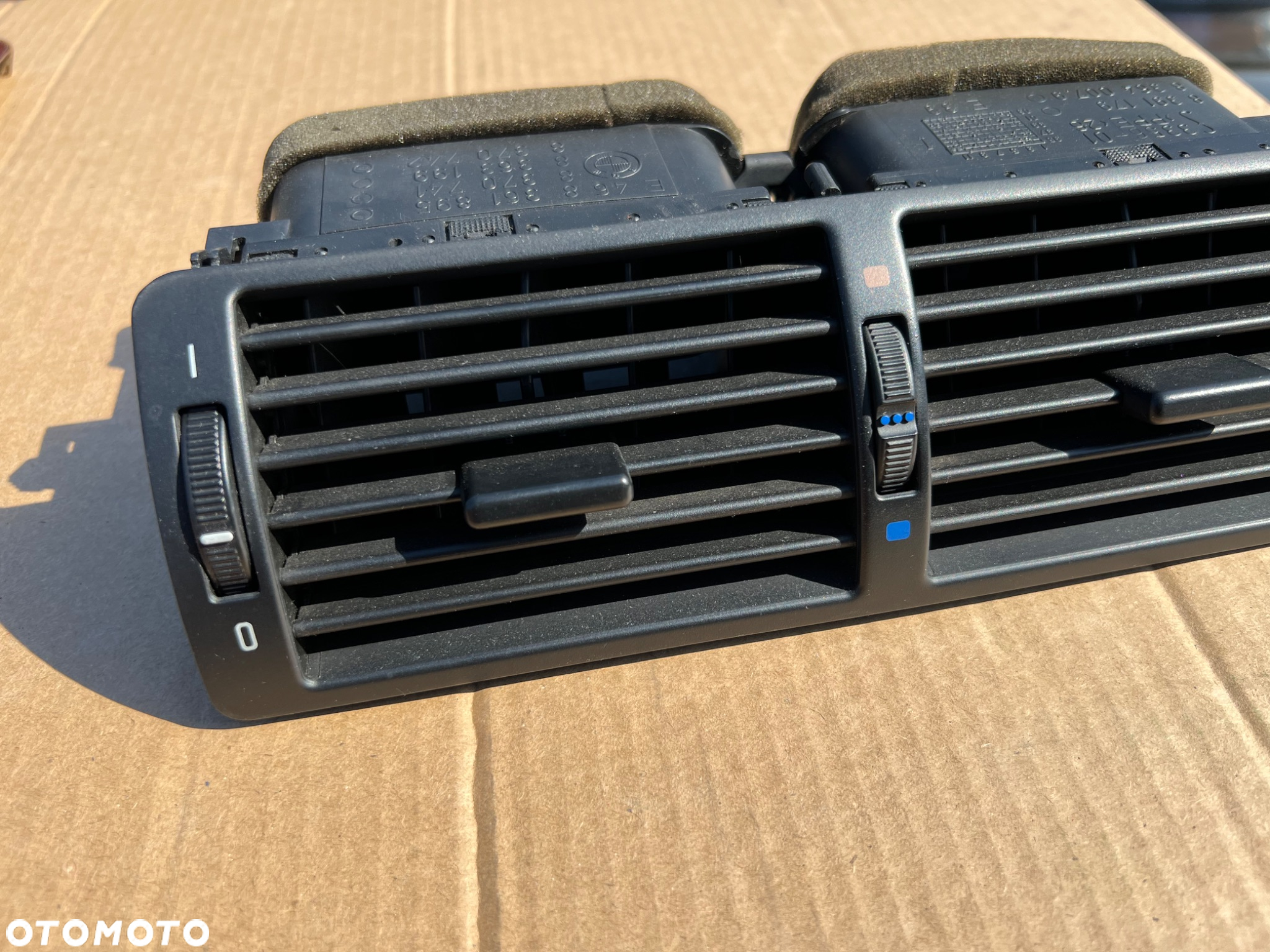 Kratka nawiewu środkowa czarna Bmw e39 - 3