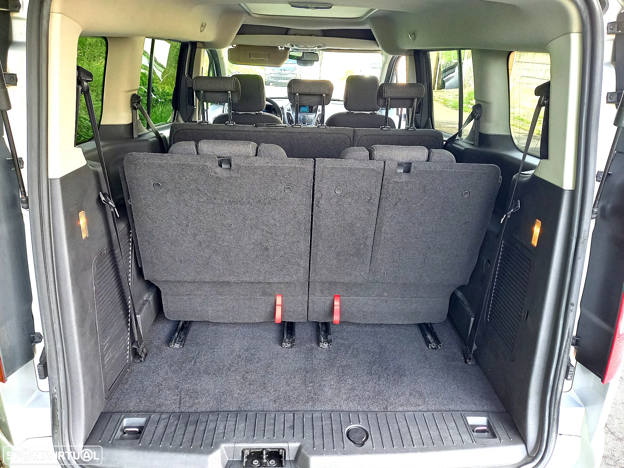 Ford Tourneo Connect - 19