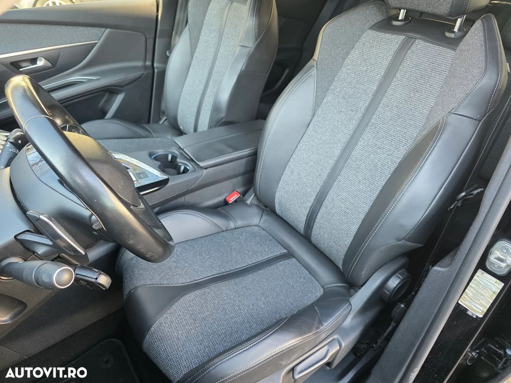 Peugeot 3008 1.2 PureTech Turbo S&S EAT8 Allure - 9