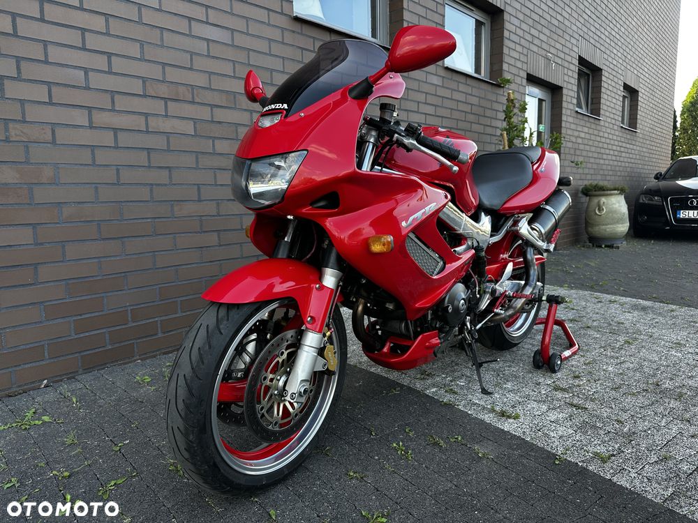 Honda VTR - 8