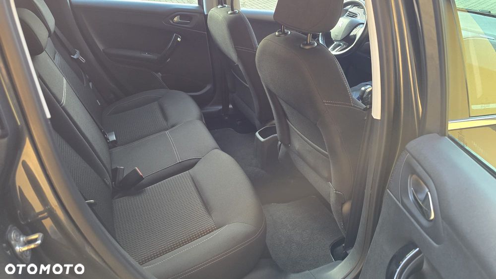 Peugeot 208 1.2 PureTech GPF Signature S&S - 10