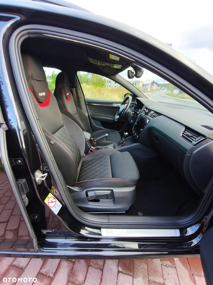 Skoda Octavia 2.0 TDI DSG RS - 35