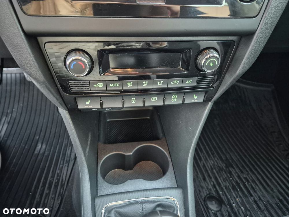 Skoda RAPID 1.6 TDI DPF Ambition - 16