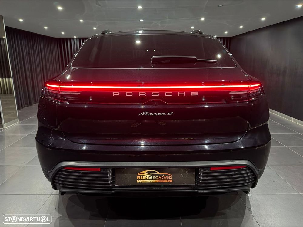 Porsche Macan Electric 4 - 7