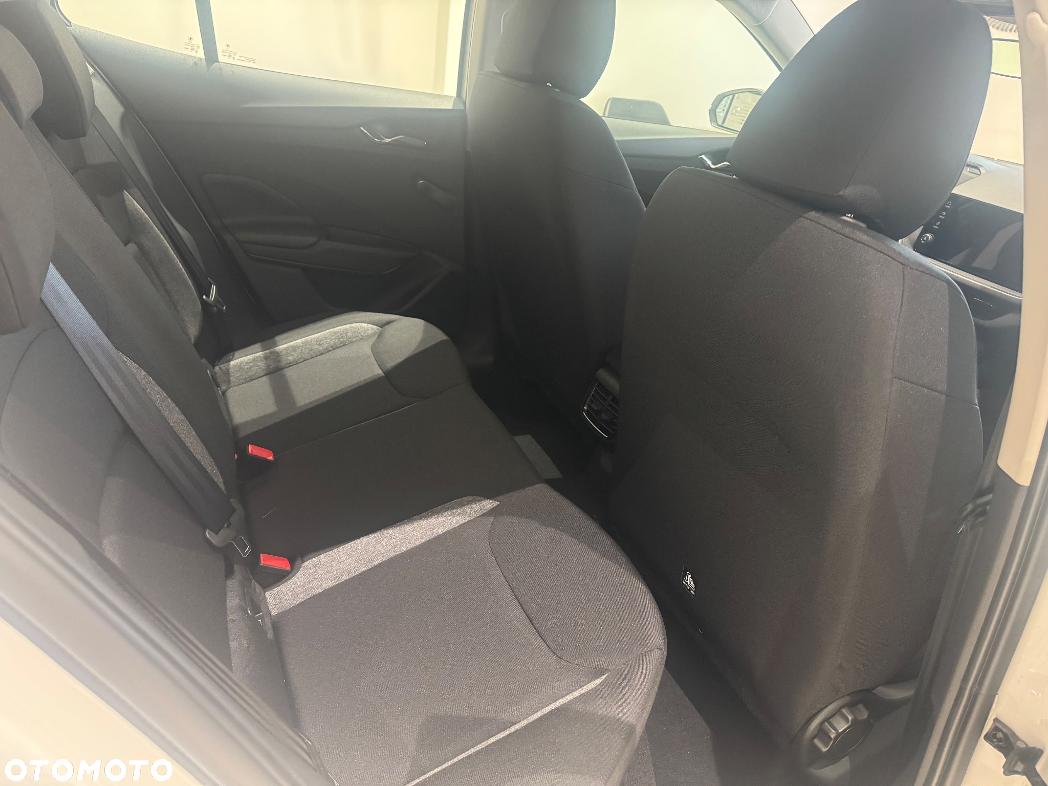 Skoda Fabia 1.0 Essence - 9