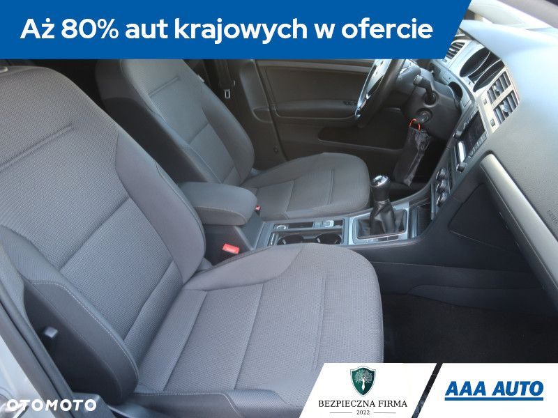 Volkswagen Golf - 10