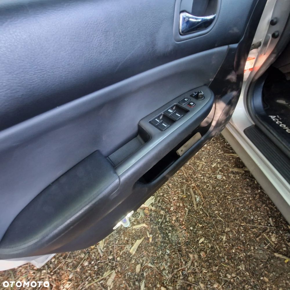 Honda Accord 2.0 i Executive - 11
