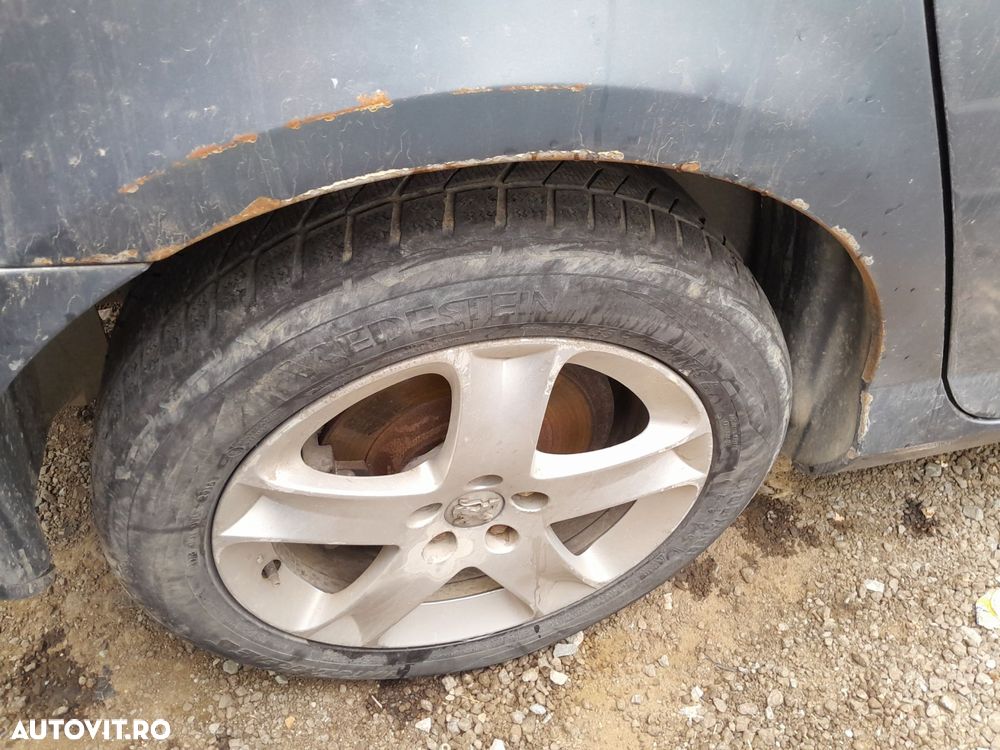 Dezmembrari  Peugeot 407  2004  > 0000 2.0 HDi Motorina - 8