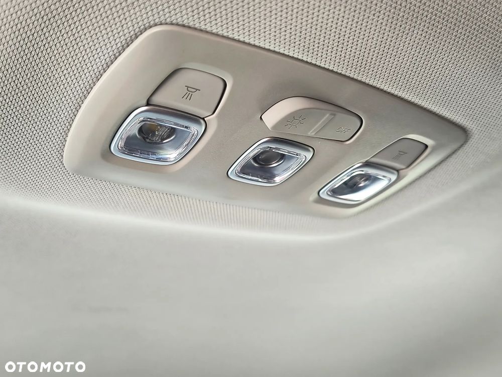 Renault Captur 1.6 E-TECH Plug-In Intens - 34