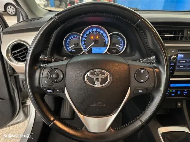 Toyota Auris Touring Sports 1.33 VVT-i Comfort +J16+Navi - 16