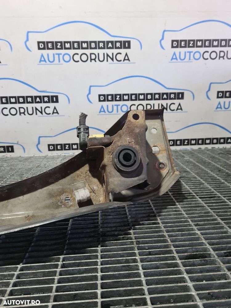 Trager Mitsubishi Outlander 2007 - 2012 SUV 4 Usi (931) - 5