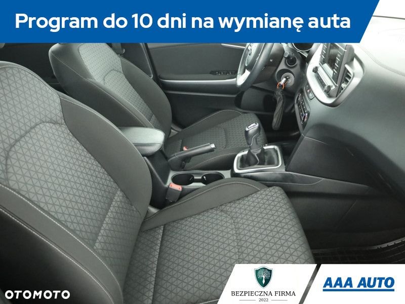 Kia Ceed - 8