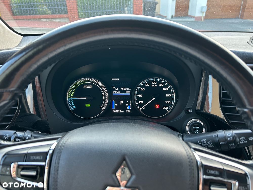 Mitsubishi Outlander - 10