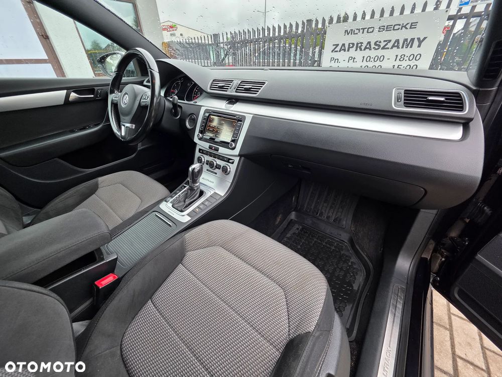 Volkswagen Passat - 11