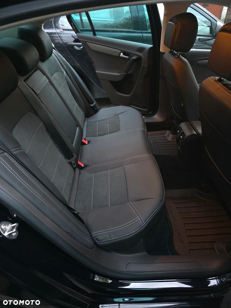 Volkswagen Passat 2.0 TDI Comfortline DSG - 8