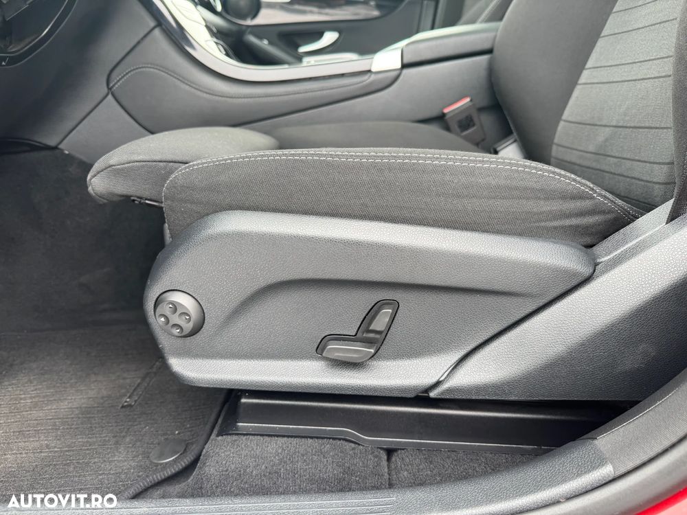 Mercedes-Benz GLC 300 d 4MATIC 9G-TRONIC - 34