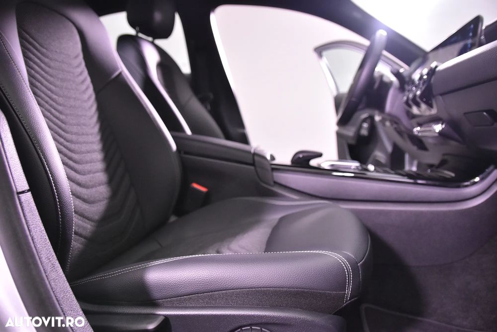 Mercedes-Benz A 180 d Sedan 8G-DCT - 11