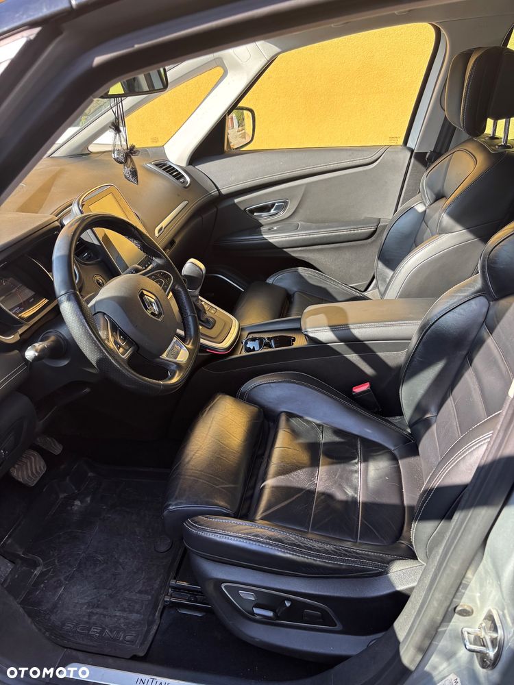 Renault Grand Scenic - 11