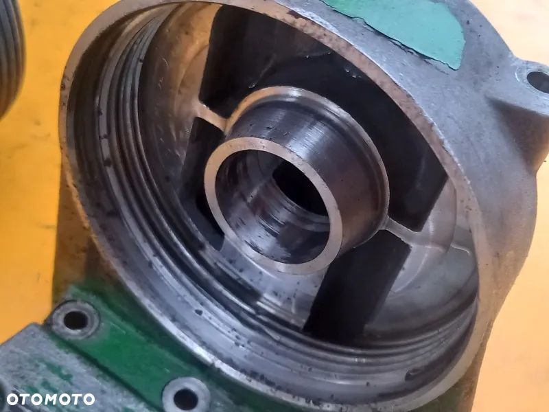 Podstawa mocowanie głowica filtra oleju John Deere 6620 - 3