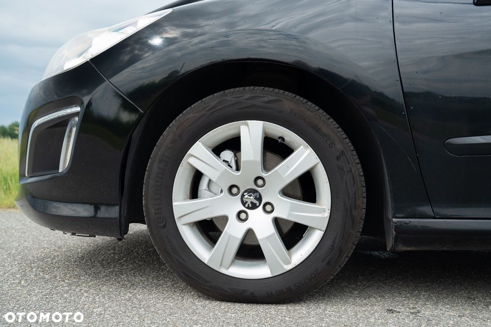 Peugeot 308 - 8