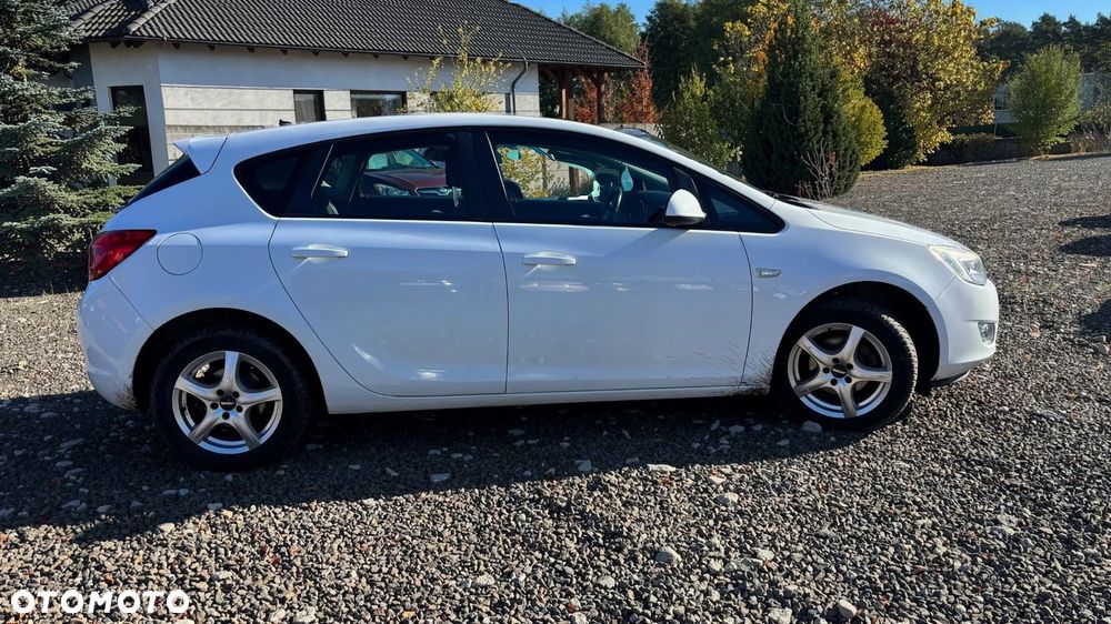 Opel Astra 1.4 Edition 111 Jahre - 10