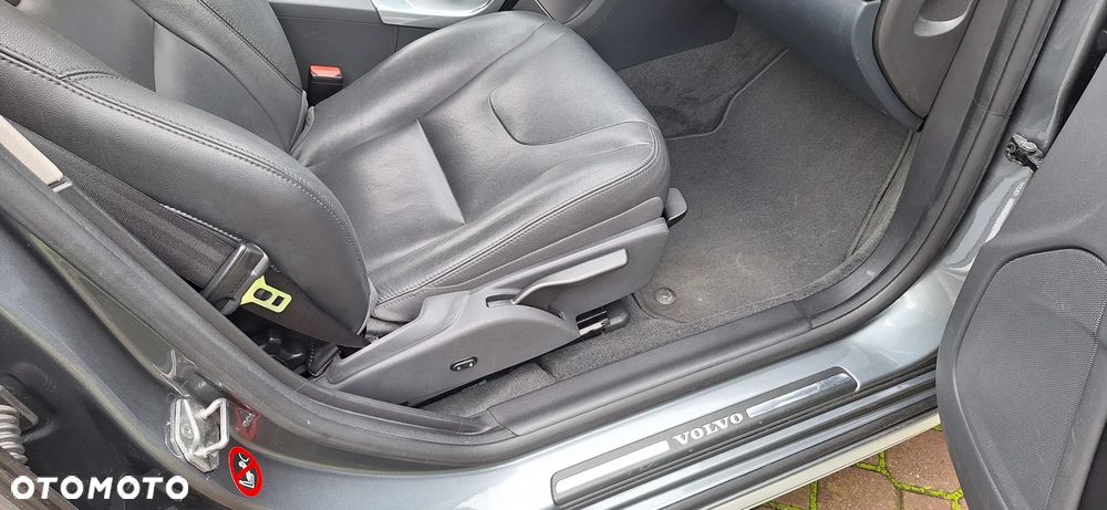 Volvo V60 Cross Country D3 Drive-E Summum - 17