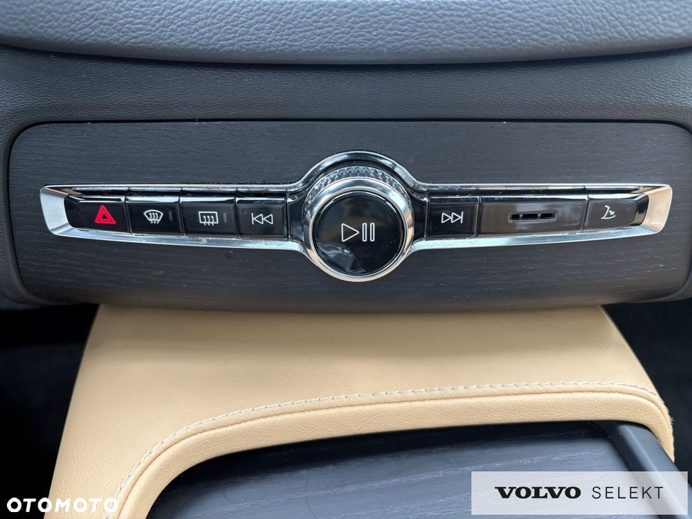 Volvo XC 90 - 21