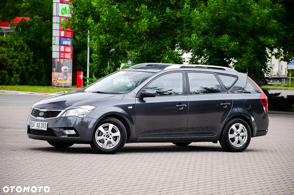 Kia Ceed 1.4 CVVT Attract - 24