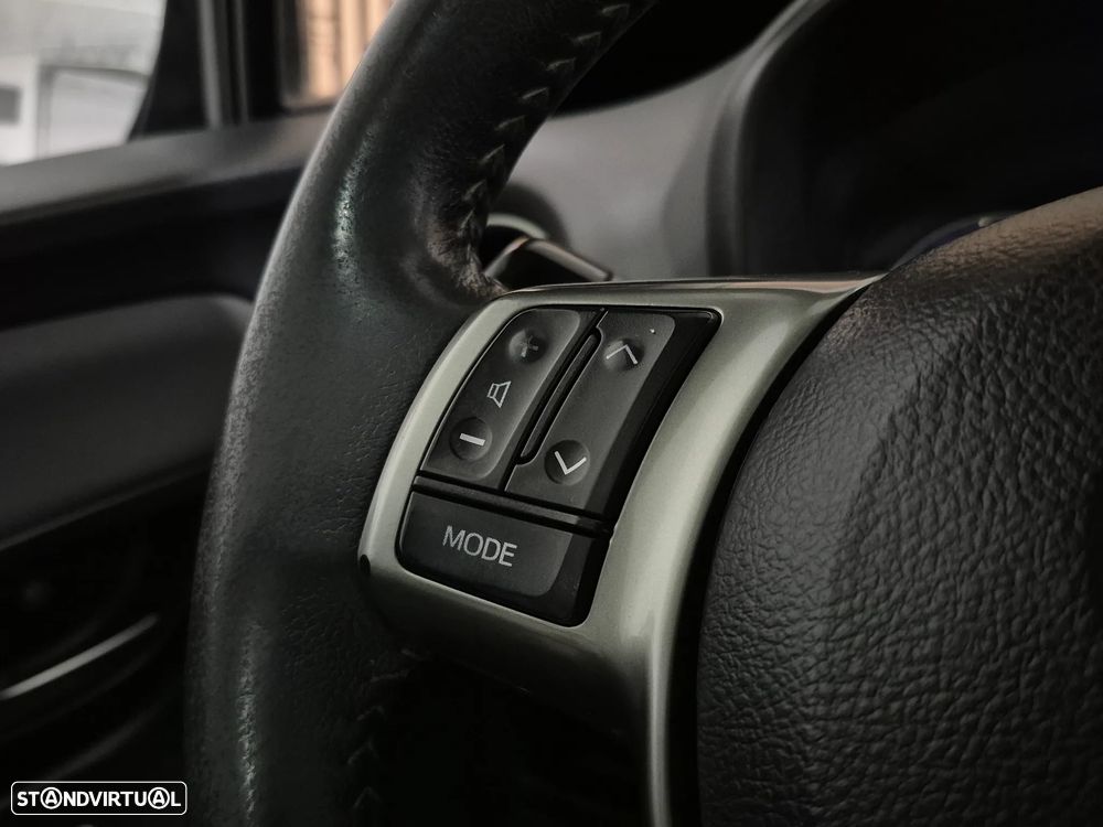 Toyota Yaris 1.5 HSD Comfort +P.Style+P.Techno - 24