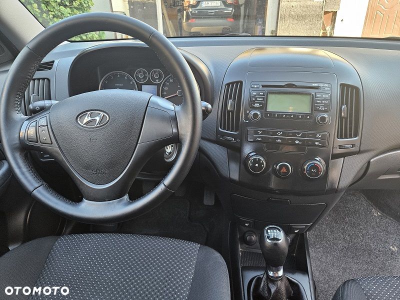 Hyundai i30 1.4 Comfort EU5 - 11