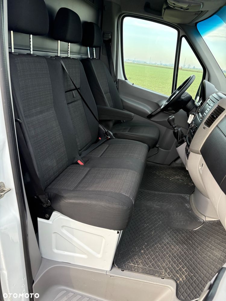 Mercedes-Benz Sprinter - 15