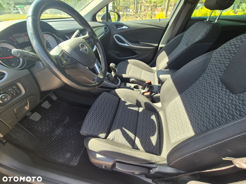 Opel Astra 1.6 D (CDTI) Start/Stop Dynamic - 17