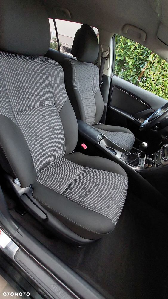 Toyota Avensis 1.8 Sol plus NAVI - 17