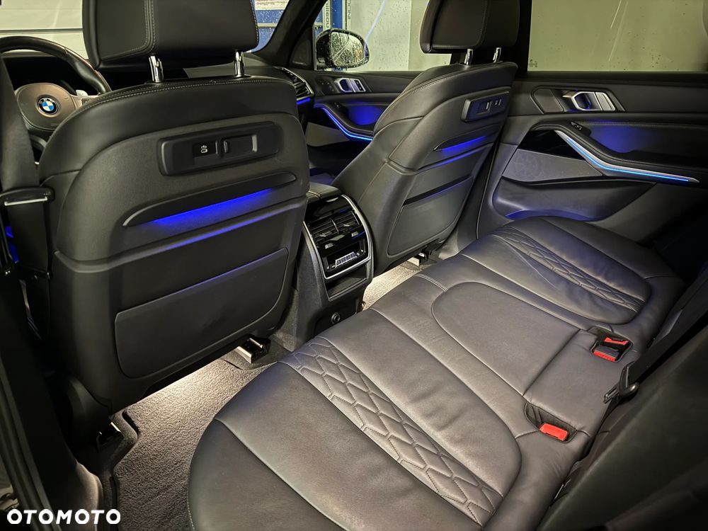 BMW X5 M M50d - 12