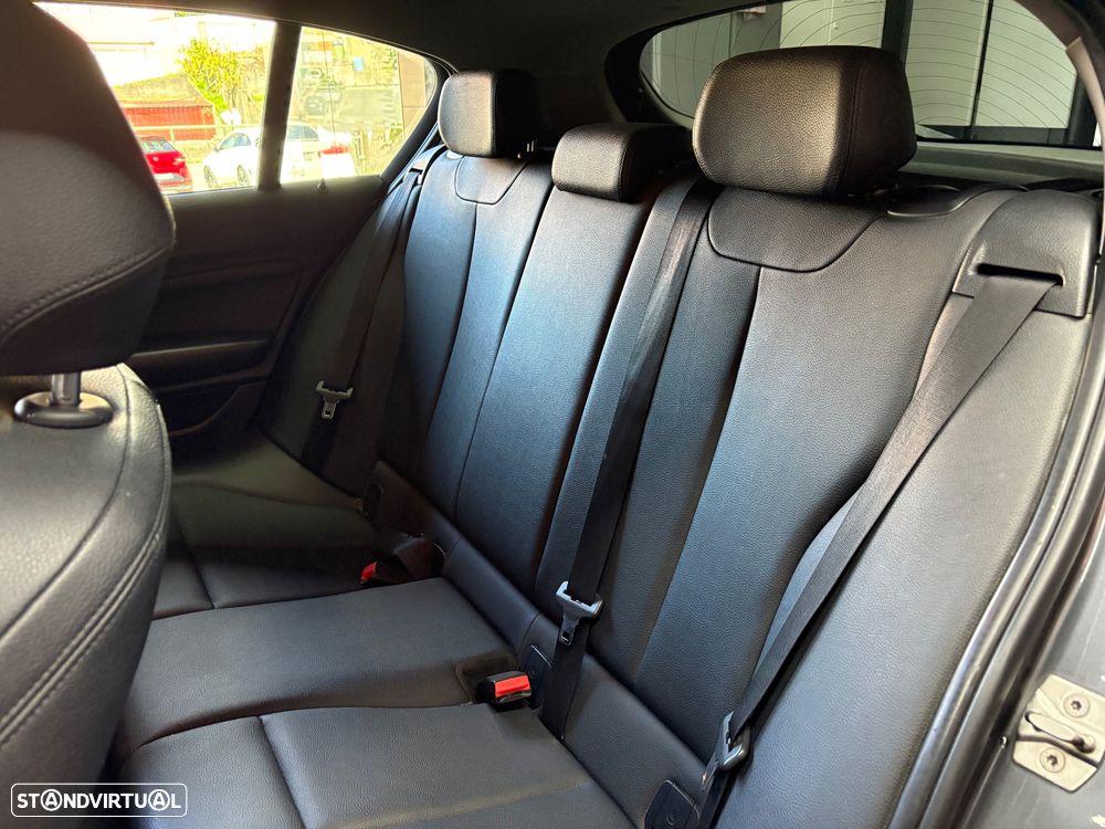 BMW 116 d Sport Line - 36