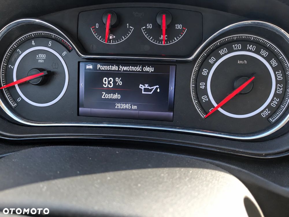 Opel Insignia - 19