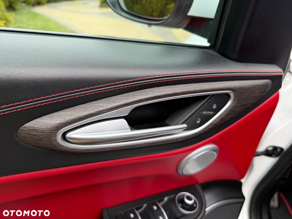 Alfa Romeo Giulia 2.0 Turbo Veloce Q4 - 22