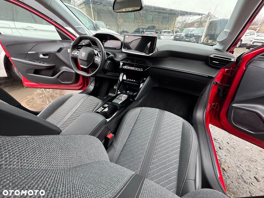 Peugeot 208 1.2 mHEV Allure - 11