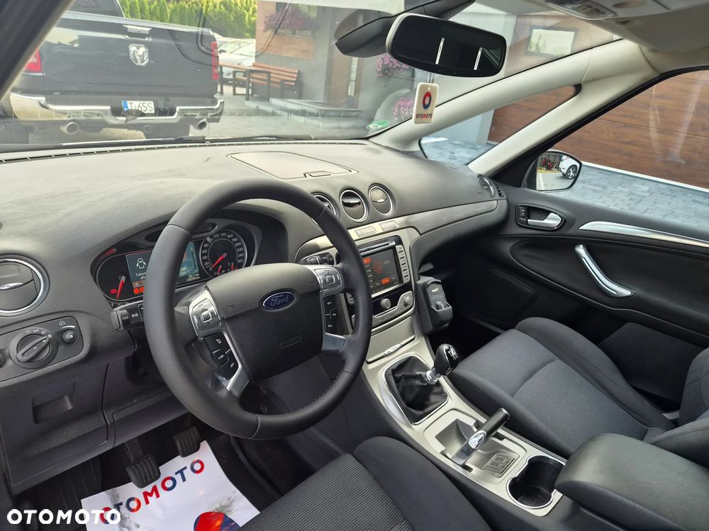 Ford S-Max - 13