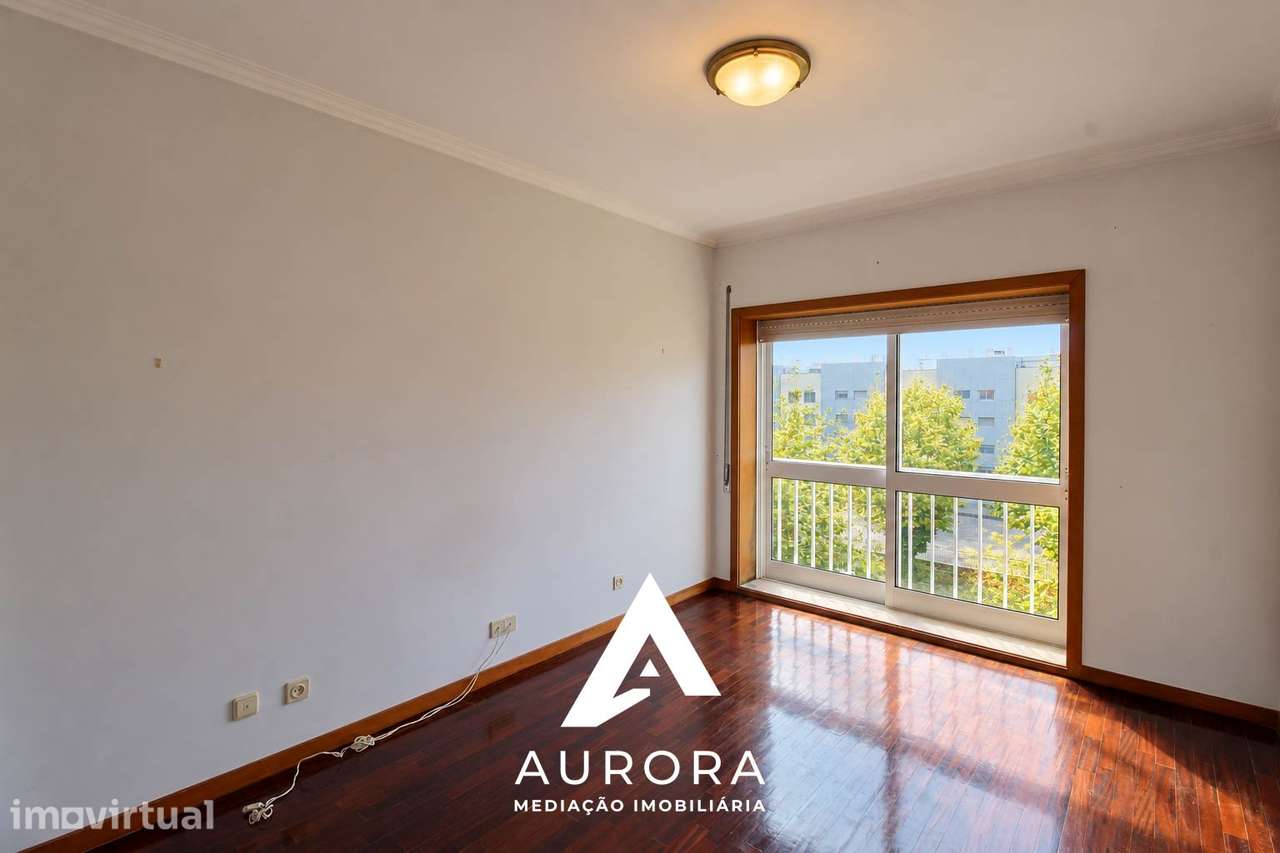 Apartamento T3 com 2 lugares de garagem e sótão - Grande imagem: 2/22