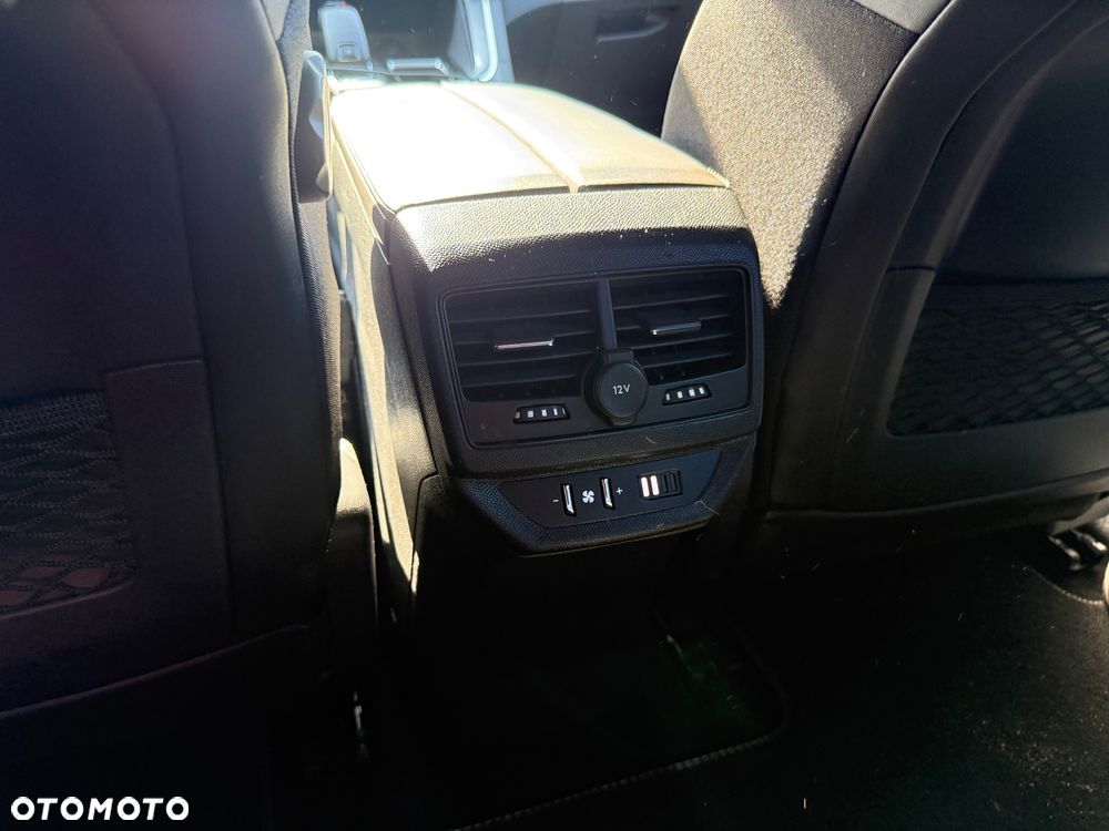 Peugeot 5008 PureTech 180 EAT8 Stop & Start GT - 27