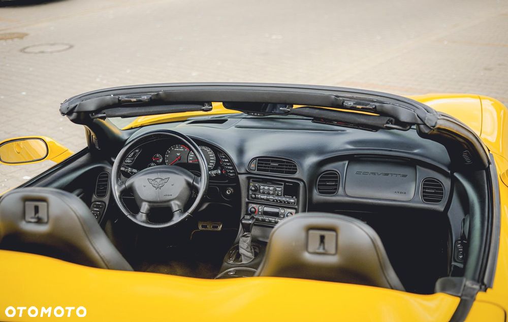 Chevrolet Corvette - 18
