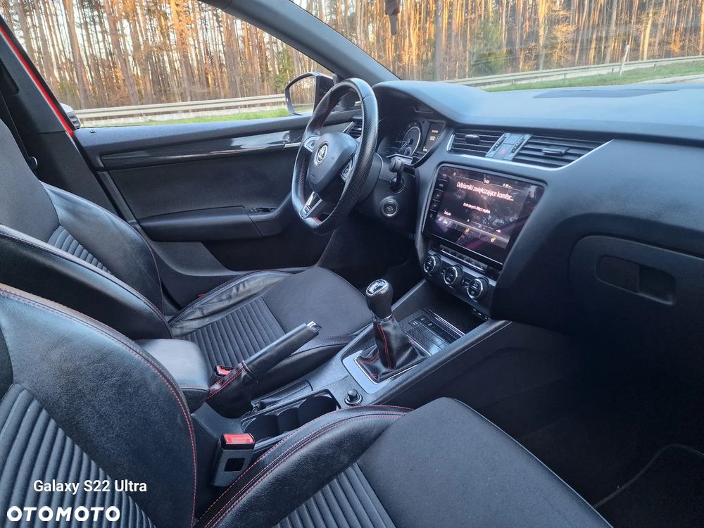 Skoda Octavia 2.0 TSI RS - 16