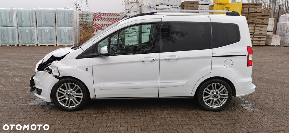 Ford Tourneo Courier 1.5 TDCi Titanium - 15