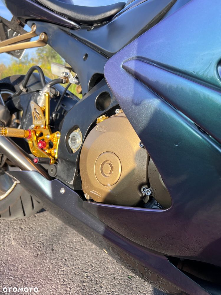 Suzuki GSX-R - 7