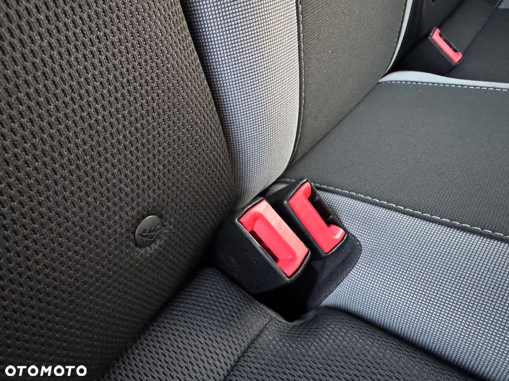 Ford Focus 1.6 TDCi DPF Champions Edition - 33